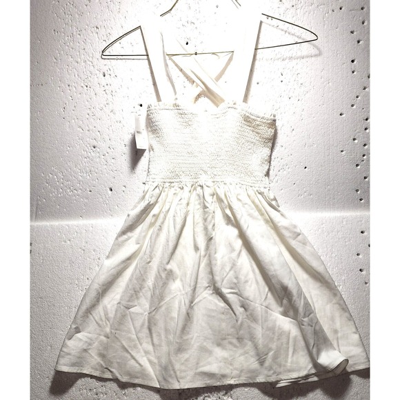 Forever 21 Dresses & Skirts - Forever 21 Dress Womens Medium White Pleated Top Sleeveless Shoulder Straps NWT